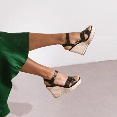 Espadrilles à Talons Compensés En Cuir Noir 3 Espadrilles à Talons Compensés En Cuir Noir