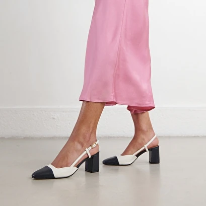 Babies à Talon En Cuir Marine Et écru 5 Babies à Talon En Cuir Marine Et écru – Image 3