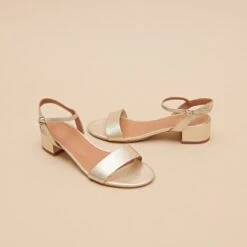 Sandales à Talons Carrés En Reptile Métallisé Or 11 Sandales à Talons Carrés En Reptile Métallisé Or -Xoxo Boutique 01W005873C.1708516756