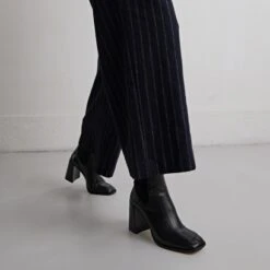 Bottines à Talons Hauts En Cuir Noir 11 Bottines à Talons Hauts En Cuir Noir -Xoxo Boutique 01W006311C.1694453900