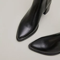 Bottines à Talons Et Embouts Argentés En Cuir Noir 12 Bottines à Talons Et Embouts Argentés En Cuir Noir -Xoxo Boutique 01W006362E.1694453968