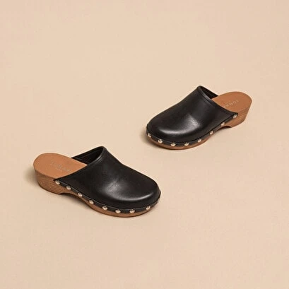 Sabots à Clous En Cuir Noir 7 Sabots à Clous En Cuir Noir – Image 5