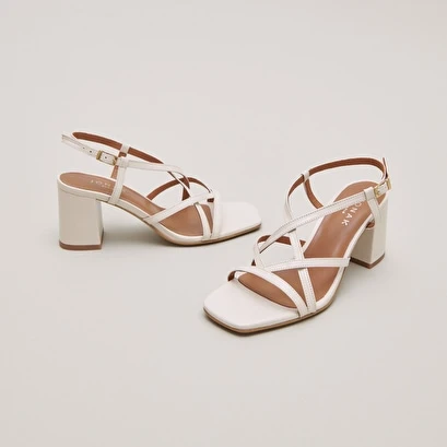 Sandales à Talons Et Brides En Cuir Vieilli écru 3 Sandales à Talons Et Brides En Cuir Vieilli écru