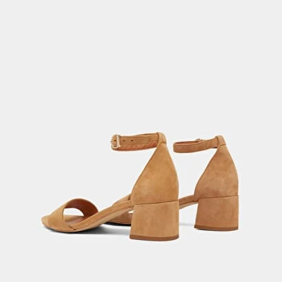 Sandales à Talons Carrés En Velours Camel 8 Sandales à Talons Carrés En Velours Camel – Image 6