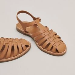 Sandales à Brides Ajourées Et Bouts Ferm... En Cuir Camel -Xoxo Boutique 01W007366E.1694468375