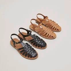 Sandales à Brides Ajourées Et Bouts Ferm... En Cuir Camel -Xoxo Boutique 01W007366G.1694468376