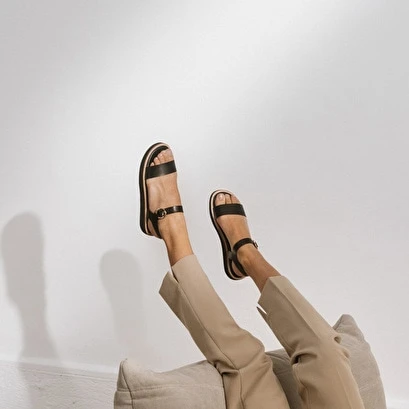 Sandales à Plateformes En Cuir Noir 5 Sandales à Plateformes En Cuir Noir – Image 3