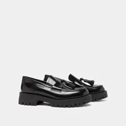 Mocassins à Semelles Crantées Et Glands... En Cuir Glacé Noir -Xoxo Boutique 01W007527D.1698943135