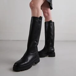 Bottes à Semelles Crantées Et Bouts Carr... En Cuir Noir -Xoxo Boutique 01W007630C.1698943022