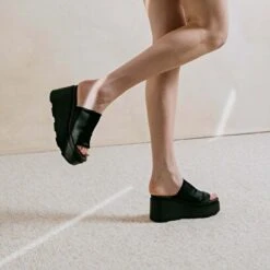 Mules Ouvertes à Semelles Crantées En Satin Noir