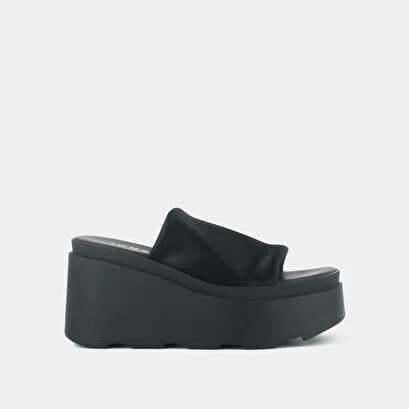 Mules Ouvertes à Semelles Crantées En Satin Noir 4 Mules Ouvertes à Semelles Crantées En Satin Noir – Image 2