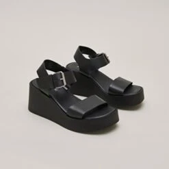 Sandales à Semelles Compensées En Cuir Noir 10 Sandales à Semelles Compensées En Cuir Noir -Xoxo Boutique 01W007855C.1694469536