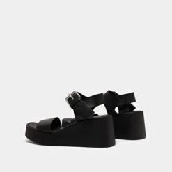 Sandales à Semelles Compensées En Cuir Noir 13 Sandales à Semelles Compensées En Cuir Noir -Xoxo Boutique 01W007855F.1694469537