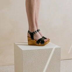 Sandales à Semelles Compensées Et Brides Croisées En Cuir Noir -Xoxo Boutique 01W007857C.1694469542