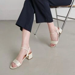 Sandales à Talons Et Bouts Ronds En Vernis écru