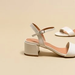 Sandales à Talons Et Bouts Ronds En Vernis écru -Xoxo Boutique 01W007884E.1708516859