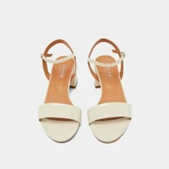 Sandales à Talons Et Bouts Ronds En Vernis écru -Xoxo Boutique 01W007884H.1708516861