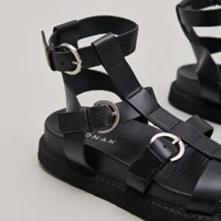 Sandales à Brides Et Semelles épaisses En Cuir Glacé Noir -Xoxo Boutique 01W007930E.1694469692