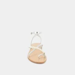 Sandales à Brides Et Perles En Cuir Métallisé Argent 14 Sandales à Brides Et Perles En Cuir Métallisé Argent -Xoxo Boutique 01W008107F.1694470132