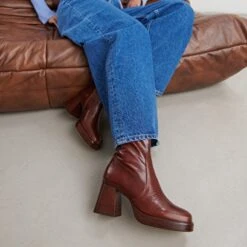 Boots à Plateformes En Cuir Vieilli Marron 11 Boots à Plateformes En Cuir Vieilli Marron -Xoxo Boutique 01W008180C.1700149790