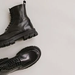 Boots à Lacets Et Semelles épaisses En Cuir Noir -Xoxo Boutique 01W008246E.1694470546
