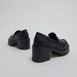 Mocassins à Talons Et Semelles Crantées... En Cuir Glacé Noir -Xoxo Boutique 01W008318E.1698943096