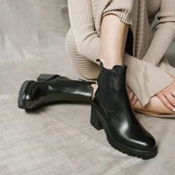 Chelsea Boots à Semelles Crantées En Cuir Noir