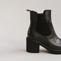 Chelsea Boots à Semelles Crantées En Cuir Noir -Xoxo Boutique 01W008435E.1694471034