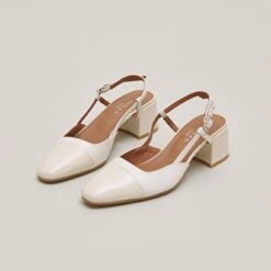 Babies à Talons Ouverts En Vernis Et Cuir écru