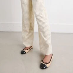 Ballerines à Bouts Ronds Et Noeuds En Vernis Cuir Noir Et Beige -Xoxo Boutique 01W008552C.1698677465