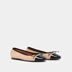 Ballerines à Bouts Ronds Et Noeuds En Vernis Cuir Noir Et Beige -Xoxo Boutique 01W008552D.1698677480