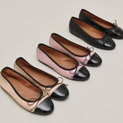 Ballerines à Bouts Ronds Et Noeuds En Vernis Cuir Noir Et Beige -Xoxo Boutique 01W008552G.1698677511