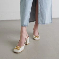 Escarpins à Bouts Carrés Et Mors Dorés En Cuir Vieilli écru -Xoxo Boutique 01W008554C.1708516997