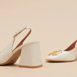 Escarpins à Bouts Carrés Et Mors Dorés En Cuir Vieilli écru -Xoxo Boutique 01W008554E.1708516998