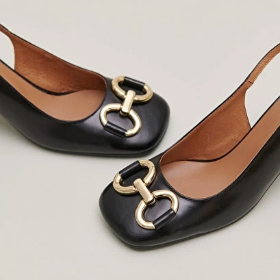 Escarpins à Bouts Carrés Et Mors Dorés... En Cuir Noir 7 Escarpins à Bouts Carrés Et Mors Dorés... En Cuir Noir – Image 5