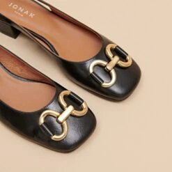 Ballerines Slingback à Bouts Carrés Et Détails Dorés En Cuir Noir -Xoxo Boutique 01W008557E.1708517003