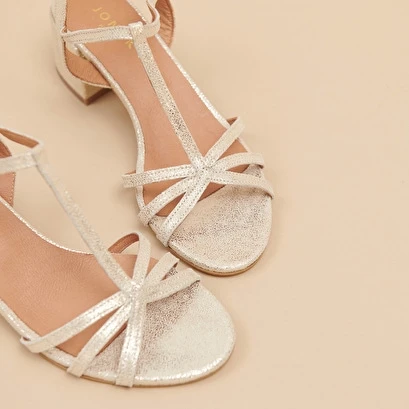 Sandales à Talons Et Bouts Ouverts En Velours Laminé Platine 7 Sandales à Talons Et Bouts Ouverts En Velours Laminé Platine – Image 5