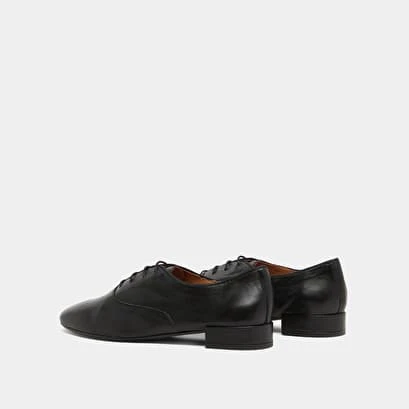 Derbies à Talons Plats En Cuir Noir 8 Derbies à Talons Plats En Cuir Noir – Image 6