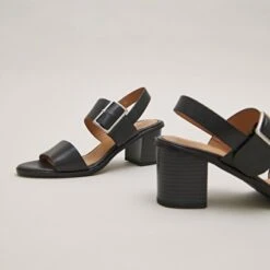 Sandales à Talons Et Brides En Cuir Noir 12 Sandales à Talons Et Brides En Cuir Noir -Xoxo Boutique 01W008618E.1694503803