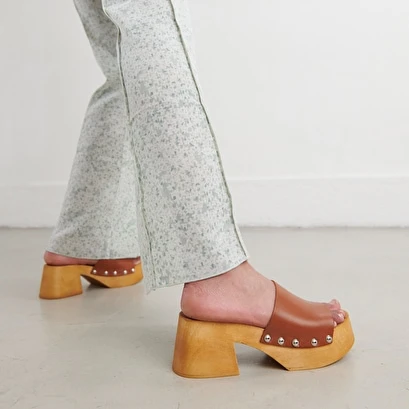 Mules à Plateformes Et Bouts Ouverts En Cuir Cognac 5 Mules à Plateformes Et Bouts Ouverts En Cuir Cognac – Image 3