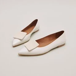 Ballerines à Bouts Pointus En Vernis Plissé écru -Xoxo Boutique 01W008636C.1694503846