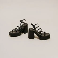 Sandales à Brides Et Plateformes En Vernis Plissé Noir -Xoxo Boutique 01W008642E.1694503871