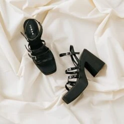 Sandales à Brides Et Plateformes En Vernis Plissé Noir -Xoxo Boutique 01W008642G.1694503872