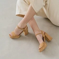 Sandales à Talons Hauts Et Bouts Ouverts... En Velours Camel -Xoxo Boutique 01W008665G.1708516790