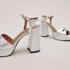 Sandales à Plateformes Et Talons Hauts Textile Métallisé Argent 13 Sandales à Plateformes Et Talons Hauts Textile Métallisé Argent -Xoxo Boutique 01W008692E.1694504061