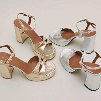 Sandales à Plateformes Et Talons Hauts Textile Métallisé Argent 9 Sandales à Plateformes Et Talons Hauts Textile Métallisé Argent – Image 7