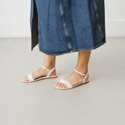 Sandales En Vernis Ecru -Xoxo Boutique 01W008703C.1694504104