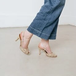 Escarpins à Bouts Ouverts Et Talons Hauts En Velours Laminé Platine