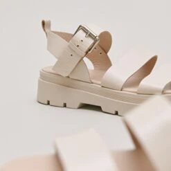 Sandales à Plateformes Et Boucles En Cuir écru -Xoxo Boutique 01W008765E.1694504341