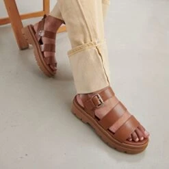 Sandales à Plateformes Et Boucles En Cuir Cognac 10 Sandales à Plateformes Et Boucles En Cuir Cognac -Xoxo Boutique 01W008766C.1694504344